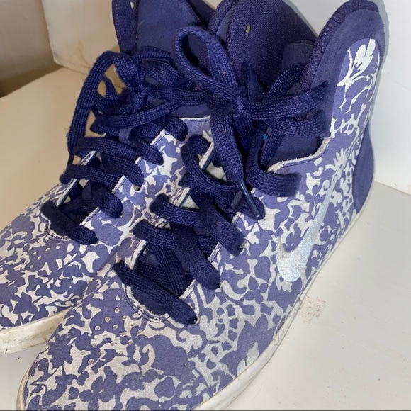 NIKE Hyperclave Lite Sneaker (Womens) - Picture 2 of 11